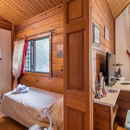 4 Bedroom Nice In Holiday home